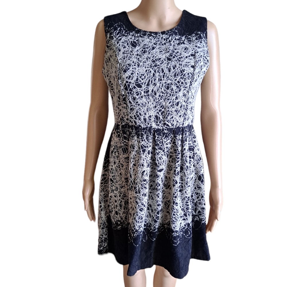 Zuiki black and white dress from Italy